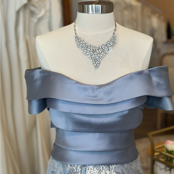 Mother of the Occasion - Picture 4 of 5